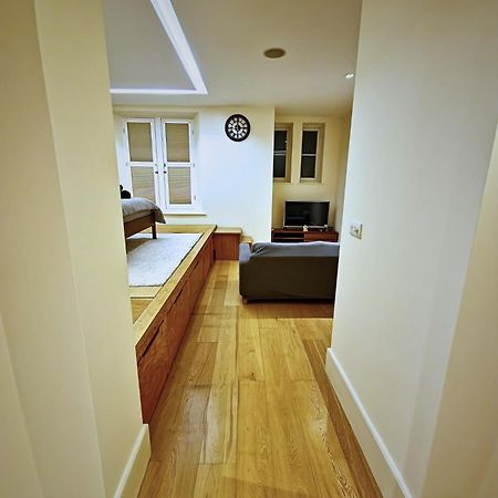 Appartamento Wood Studio Flat Londra Esterno foto